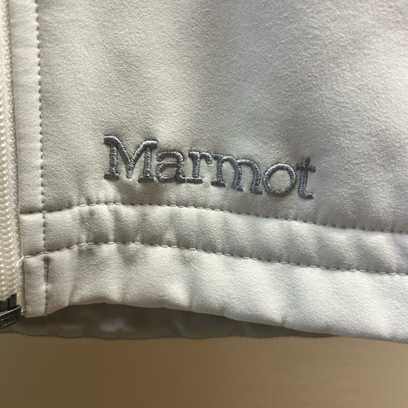 Marmot Women's Furlong Faux Fur Softshell Vest - Picture 6 of 6